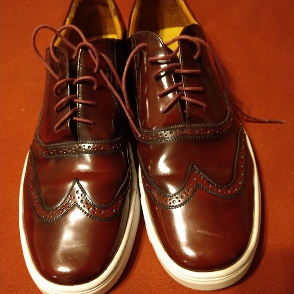 Shoes - Picture 3 of 9